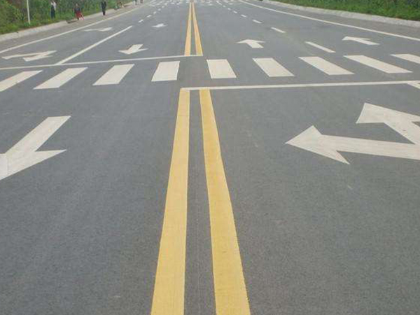 如何在不同路段選擇合適的道路標(biāo)志涂料？